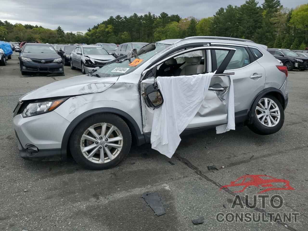 NISSAN ROGUE 2018 - JN1BJ1CR3JW251957