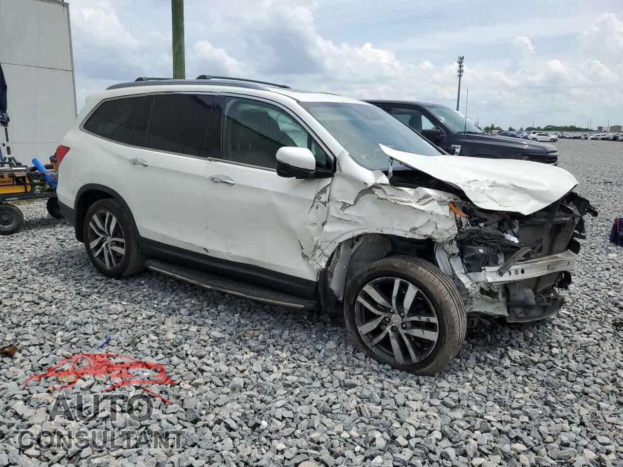 HONDA PILOT 2017 - 5FNYF6H99HB090155