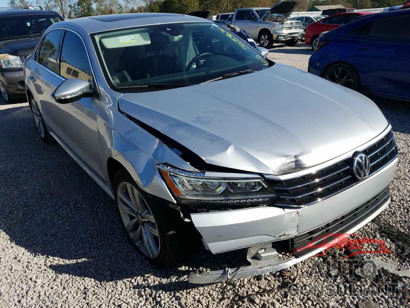 VOLKSWAGEN PASSAT 2017 - 1VWCT7A38HC081696