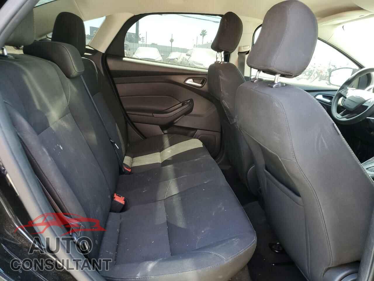 FORD FOCUS 2017 - 1FADP3F23HL263736