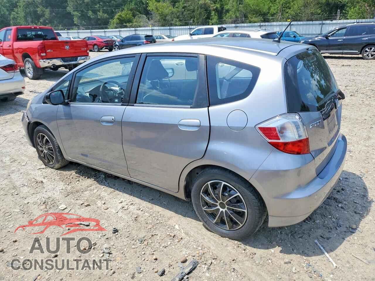 HONDA FIT 2009 - JHMGE882X9S006568
