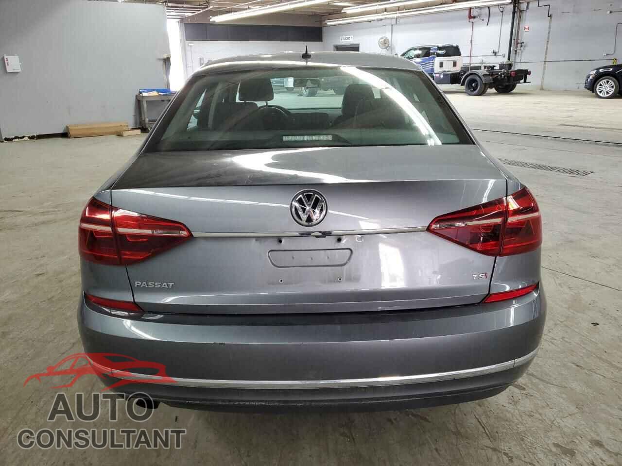 VOLKSWAGEN PASSAT 2017 - 1VWAT7A38HC006830