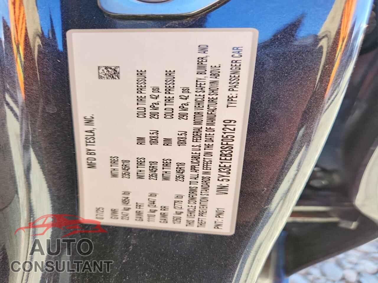 TESLA MODEL 3 2025 - 5YJ3E1EB3SF051219