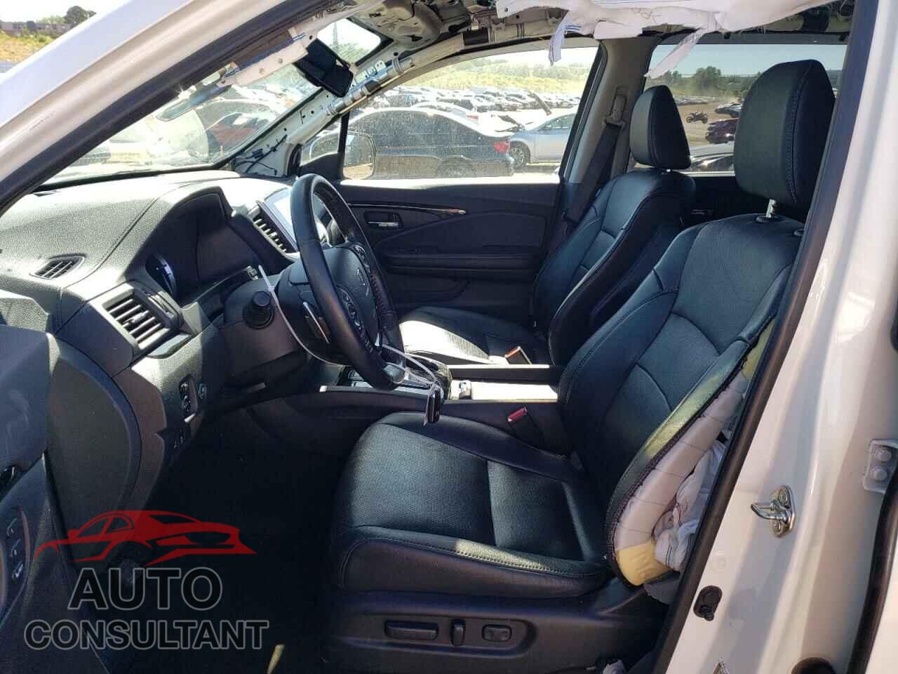 HONDA PILOT 2017 - 5FNYF6H02HB019591