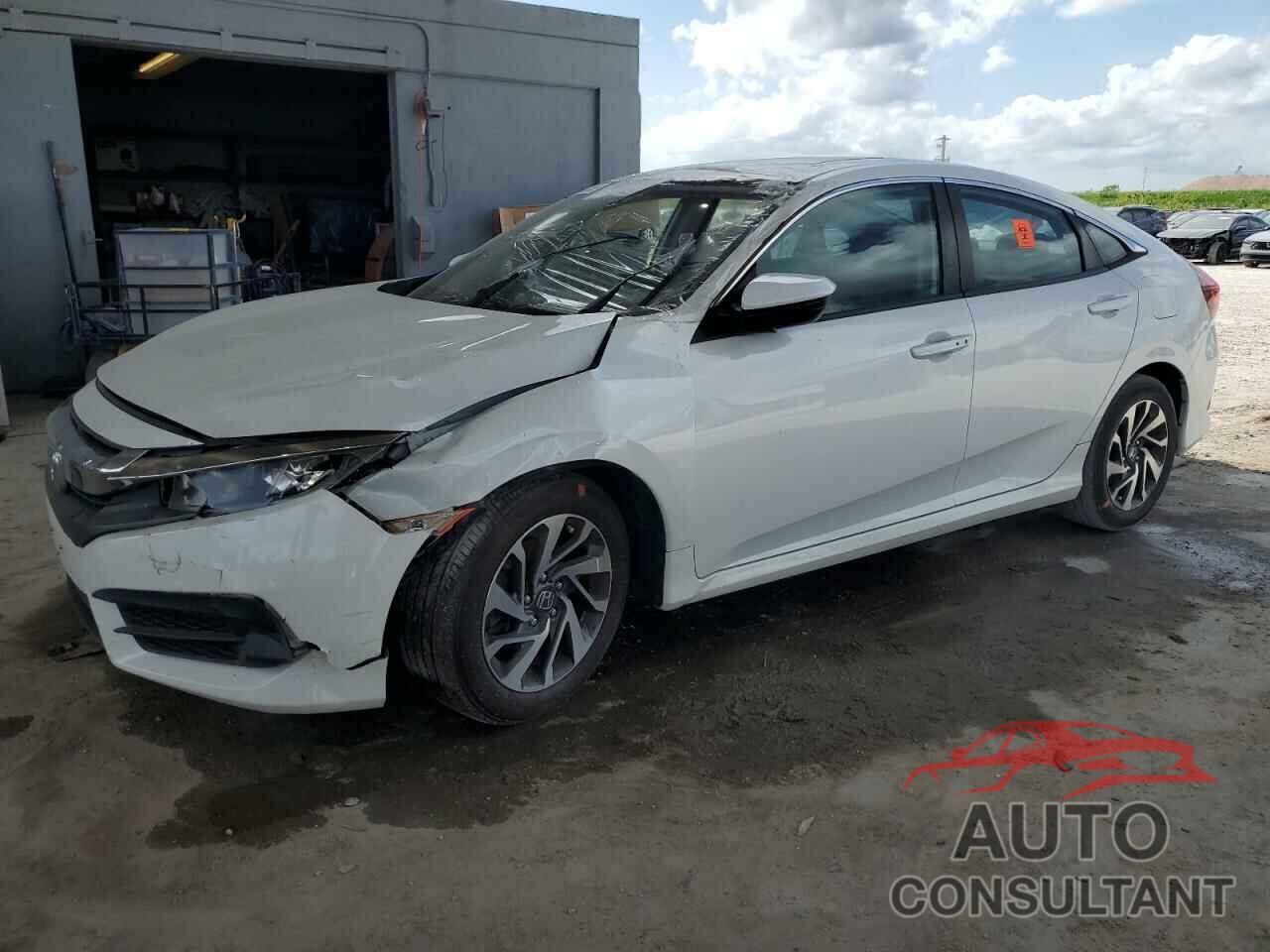 HONDA CIVIC 2018 - 2HGFC2F72JH513380