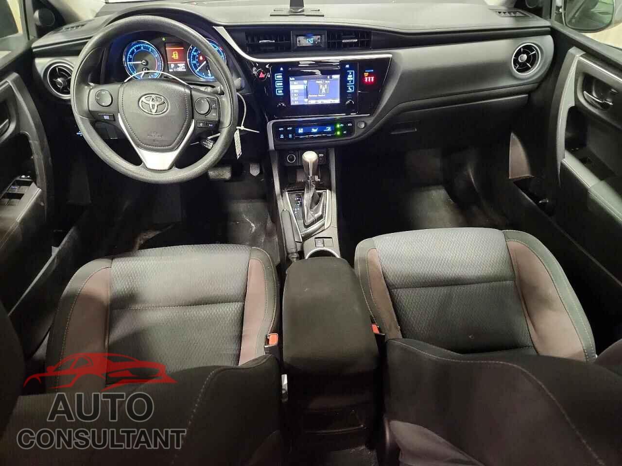 TOYOTA COROLLA 2018 - 5YFBURHE5JP754939