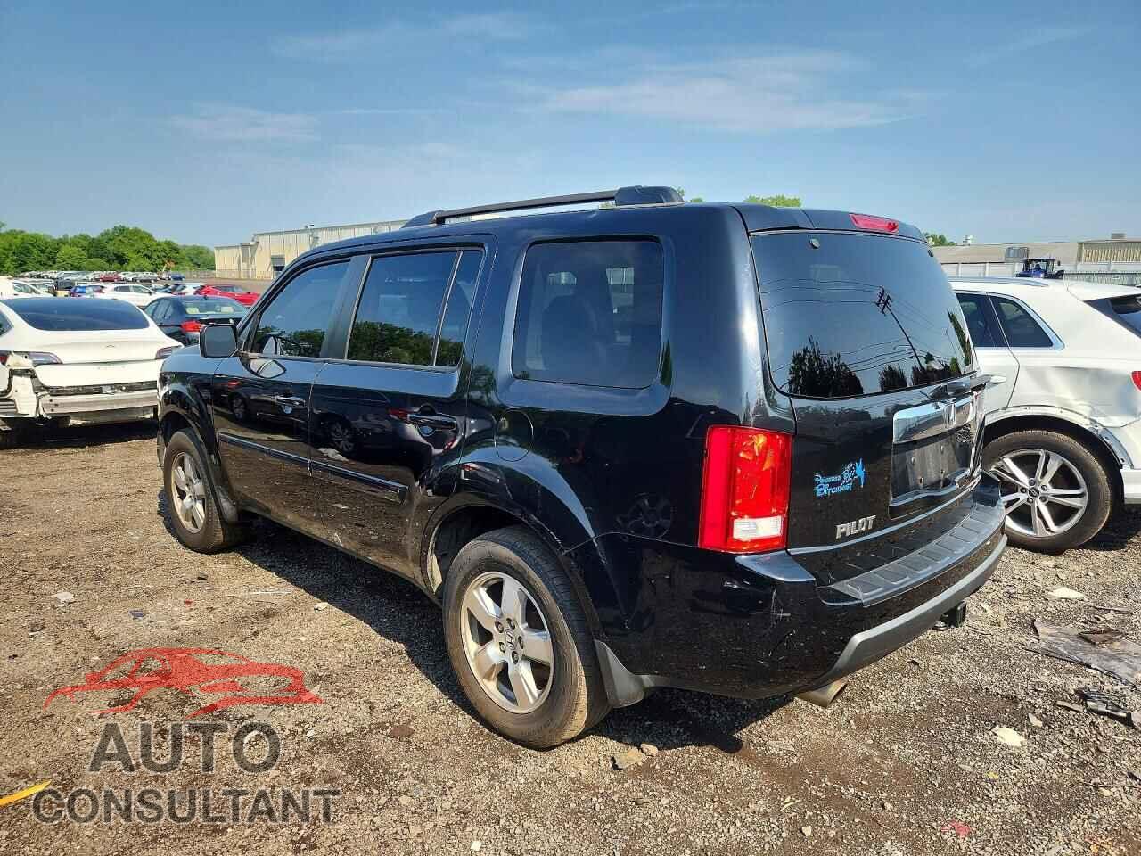HONDA PILOT 2011 - 5FNYF4H51BB005799