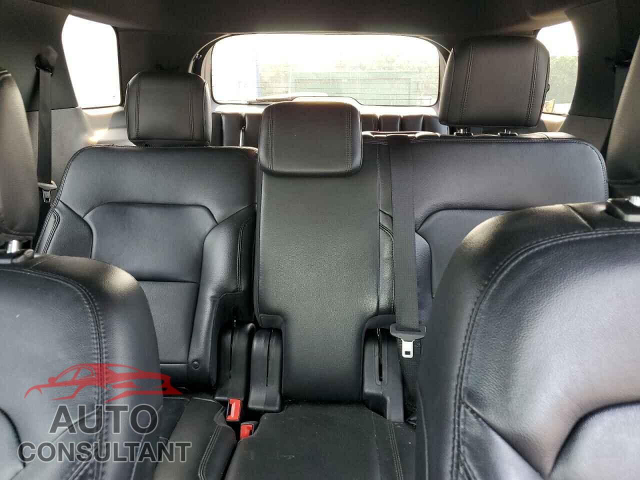 FORD EXPLORER 2018 - 1FM5K7D88JGB03745