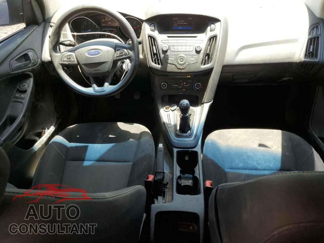 FORD FOCUS 2017 - 1FADP3E28HL243662