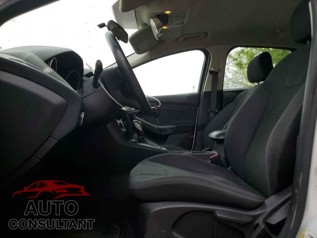 FORD FOCUS 2016 - 1FADP3K2XGL214568