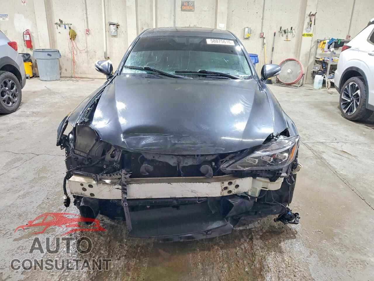 LEXUS IS 2011 - JTHBF5C2XB5137128