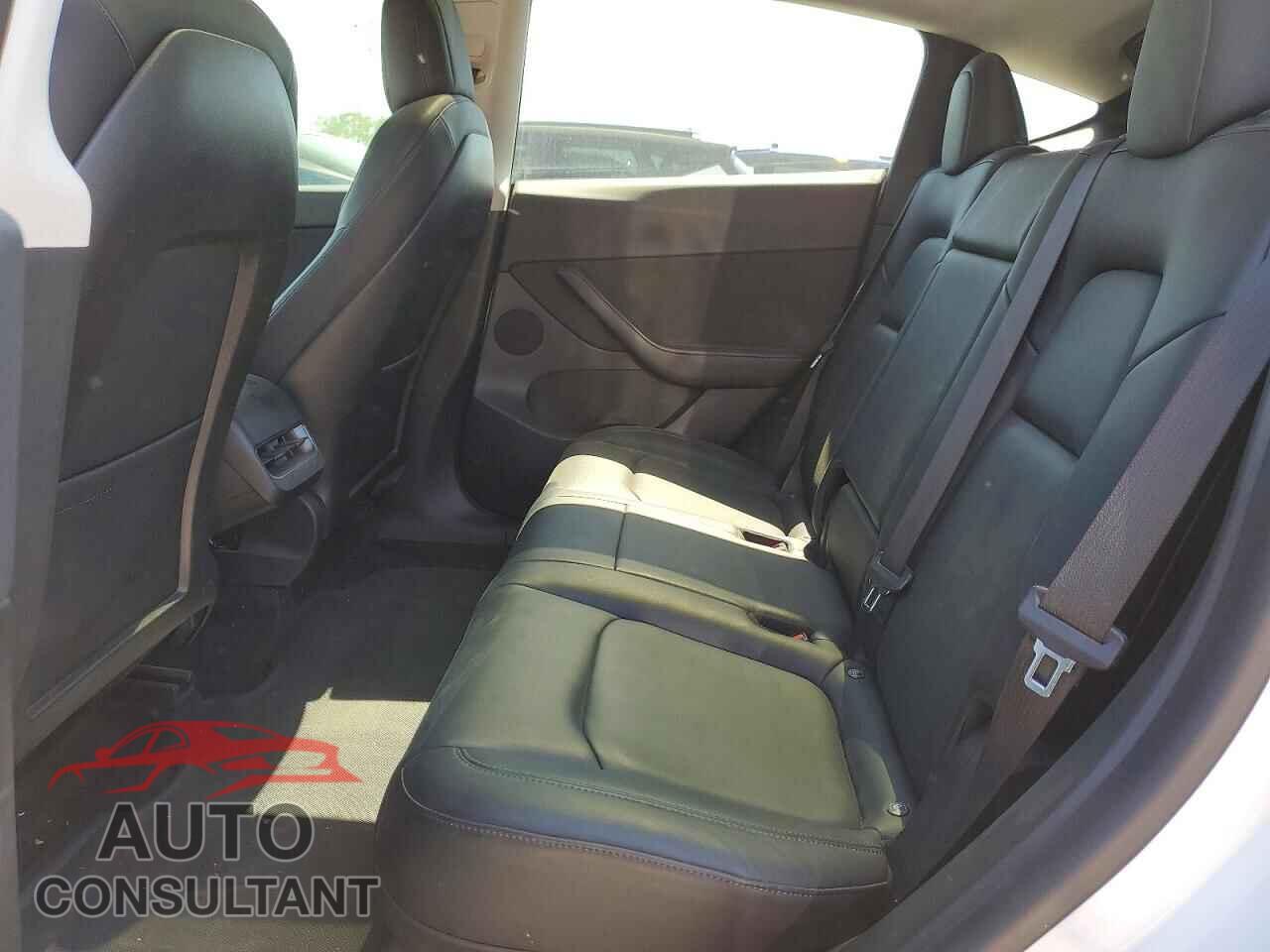 TESLA MODEL Y 2022 - 7SAYGDEE2NF413284