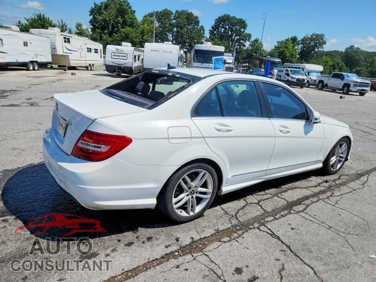 MERCEDES-BENZ C-CLASS 2013 - WDDGF4HB2DA797626