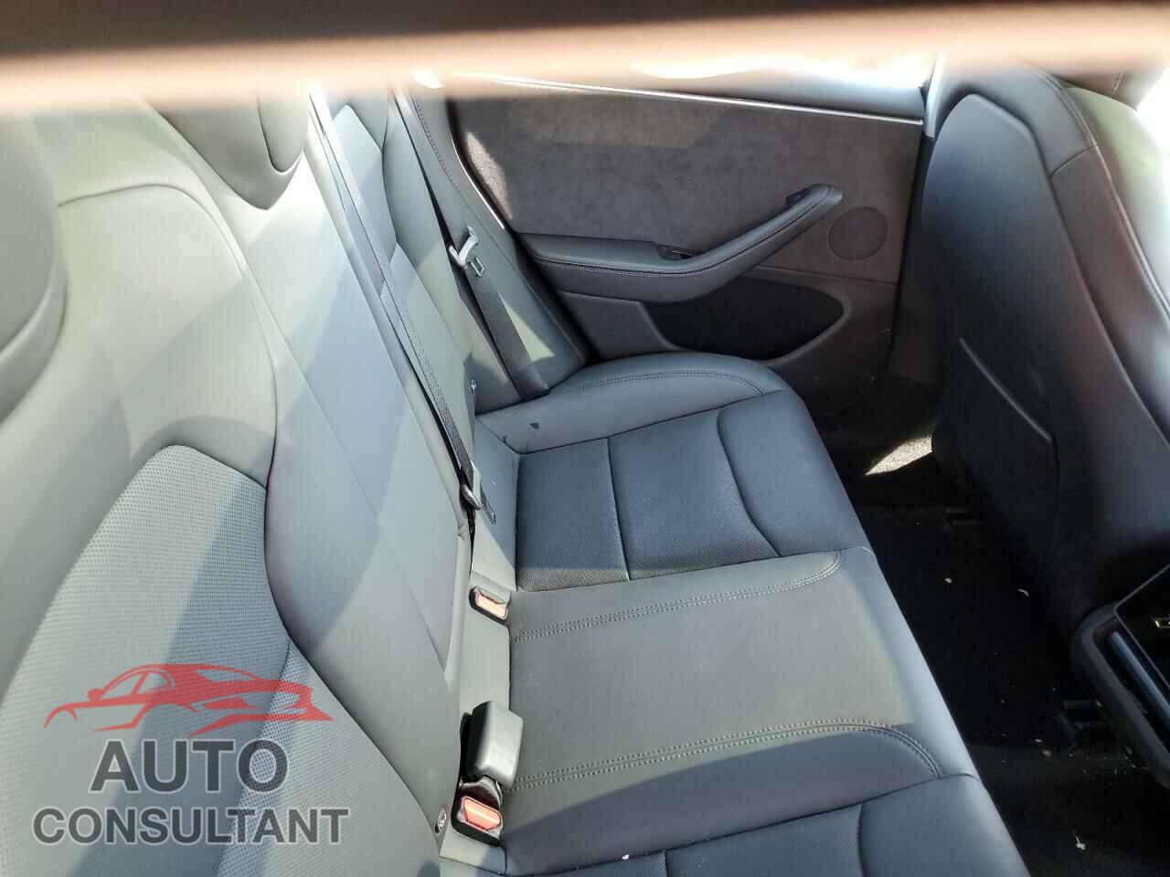 TESLA MODEL 3 2024 - 5YJ3E1EB5RF717278