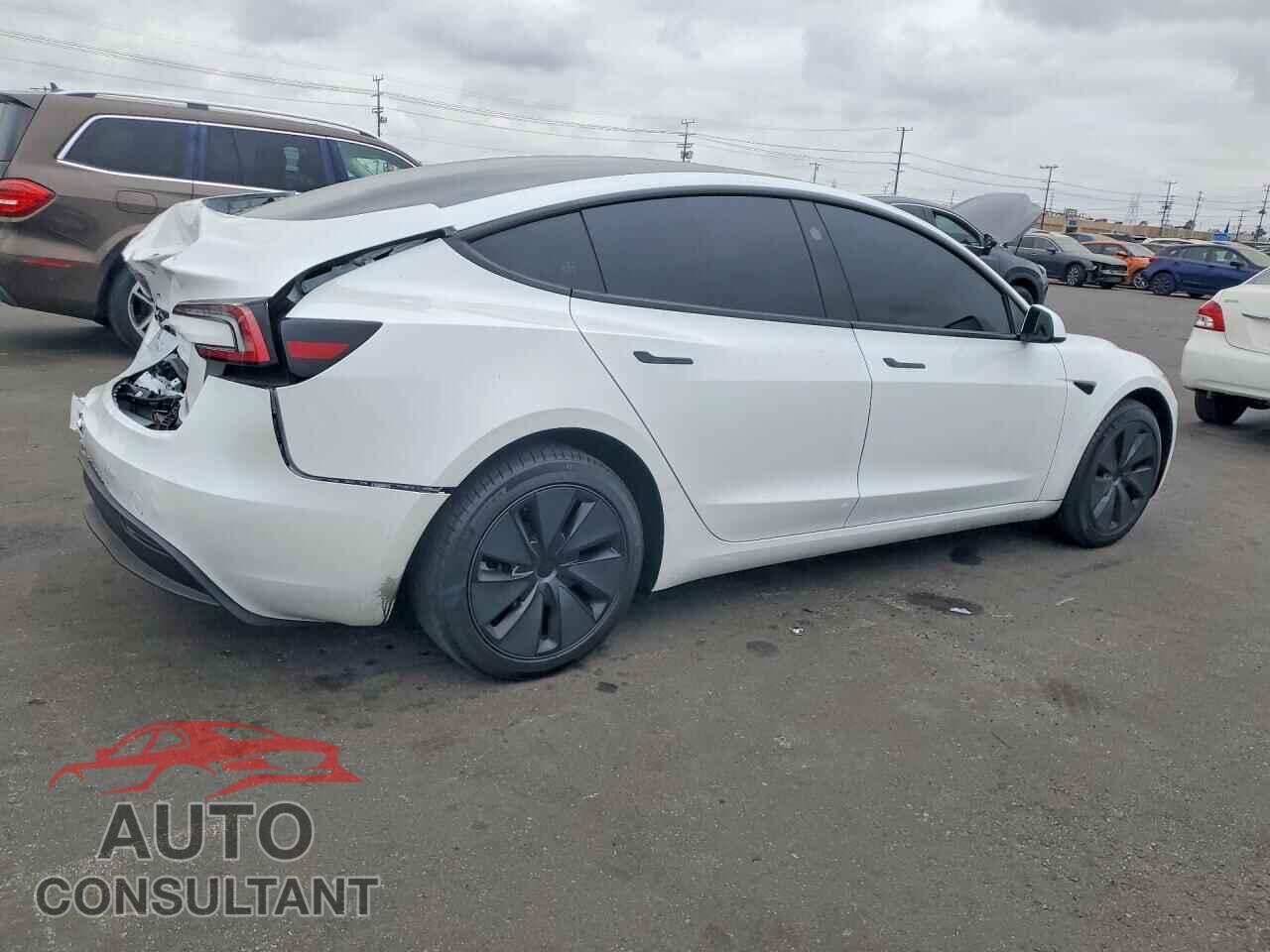 TESLA MODEL 3 2025 - 5YJ3E1EA2SF077012