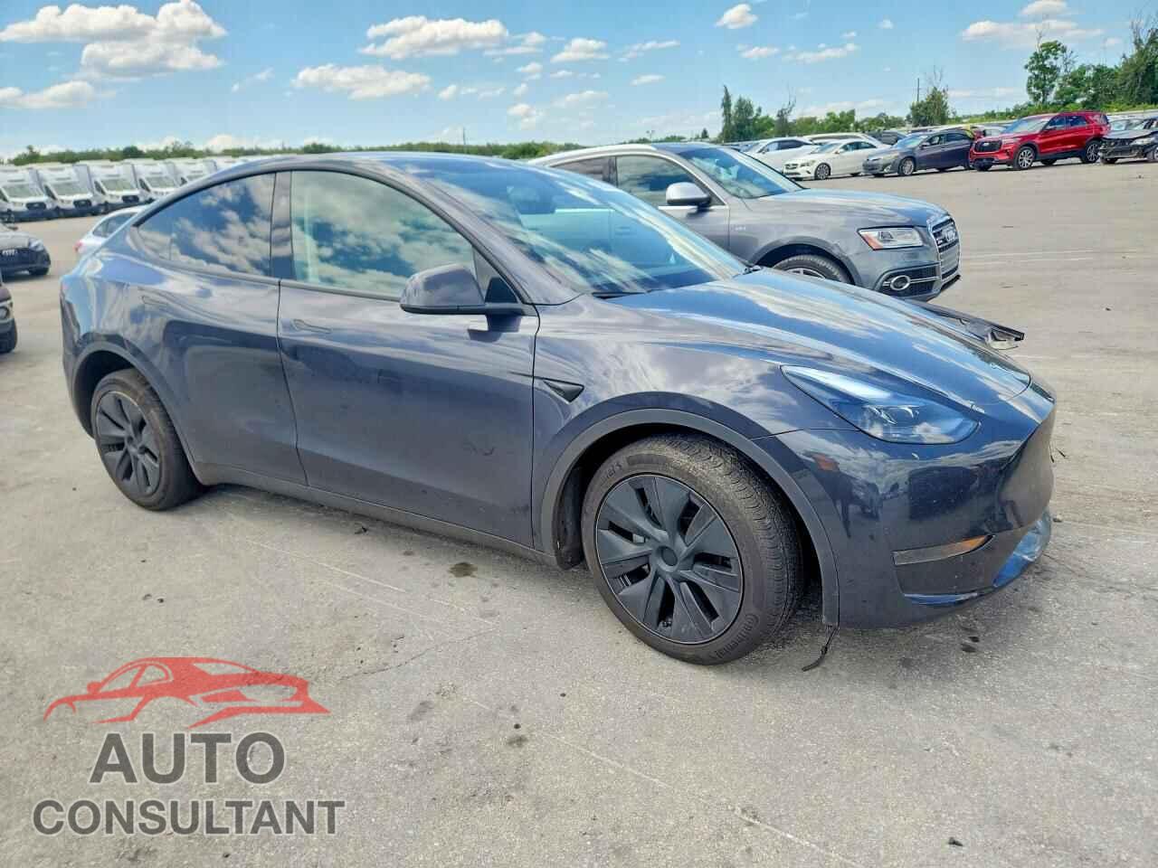 TESLA MODEL Y 2024 - 7SAYGDED5RF161043
