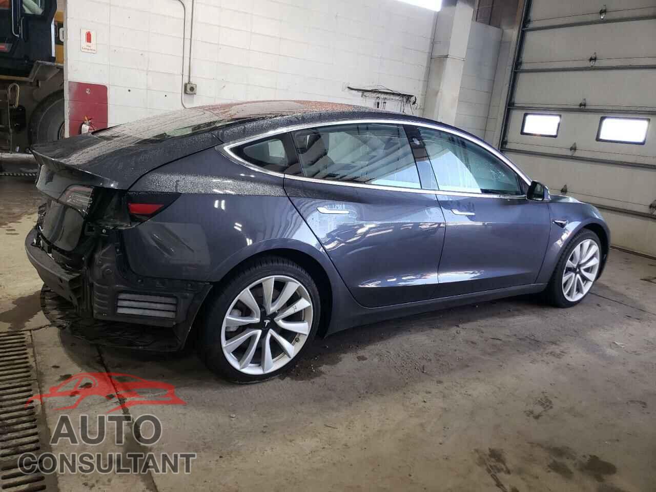 TESLA MODEL 3 2018 - 5YJ3E1EA5JF033228