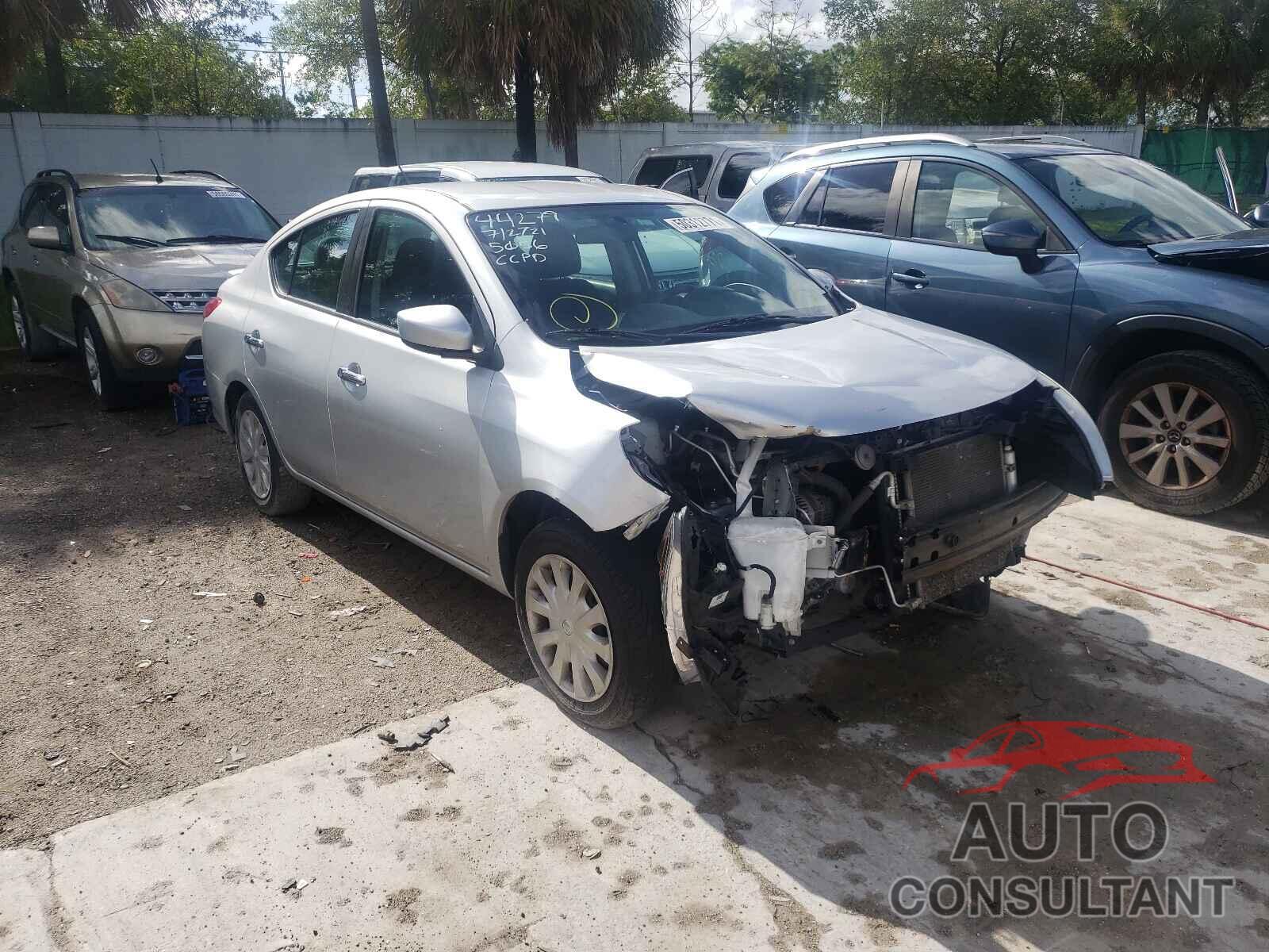 NISSAN VERSA 2018 - 3N1CN7AP1JK405056