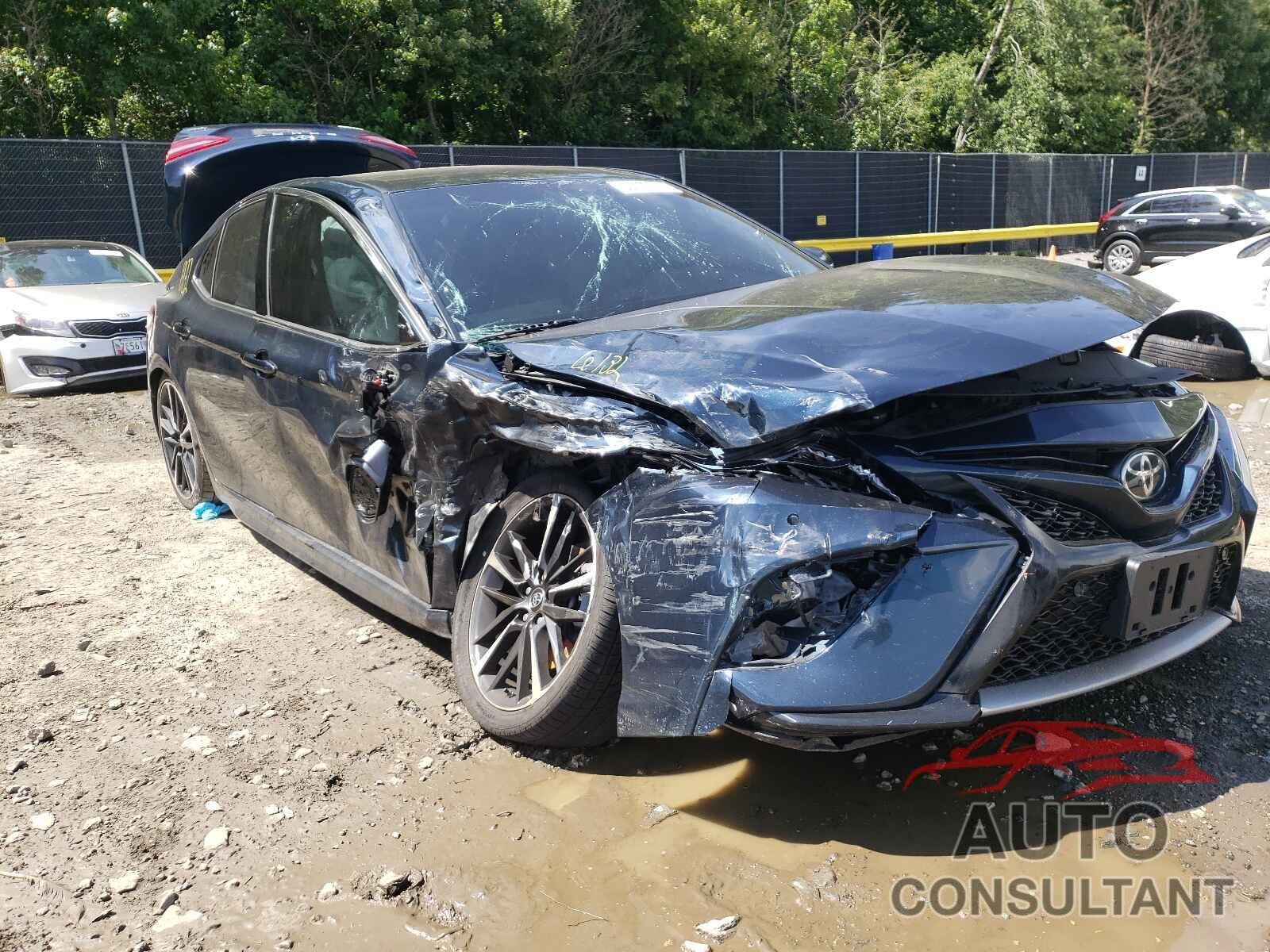 TOYOTA CAMRY 2018 - 4T1B61HK9JU570961