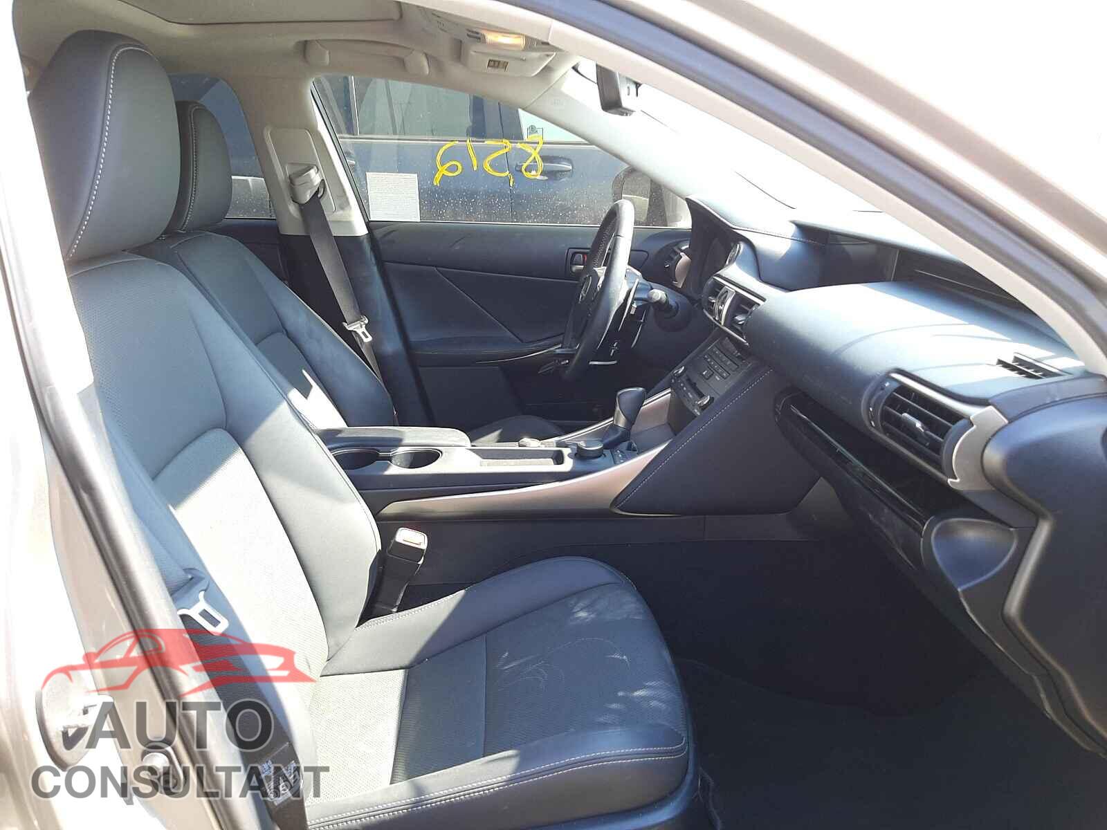 LEXUS IS 2019 - JTHBA1D29K5094357