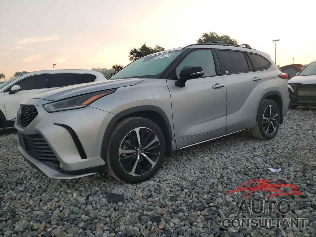 TOYOTA HIGHLANDER 2022 - 5TDJZRAHXNS139009