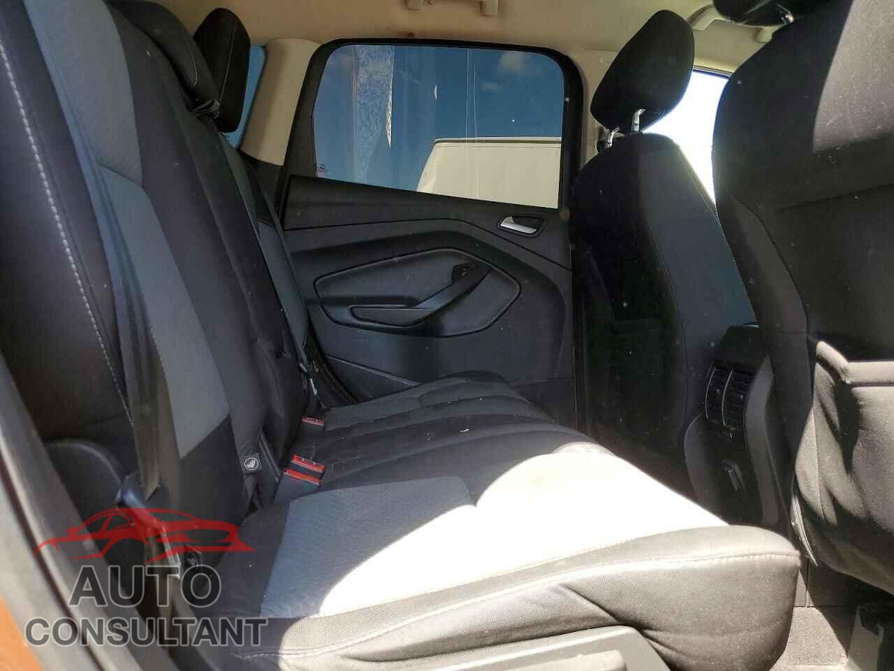 FORD ESCAPE 2017 - 1FMCU0G97HUE16374