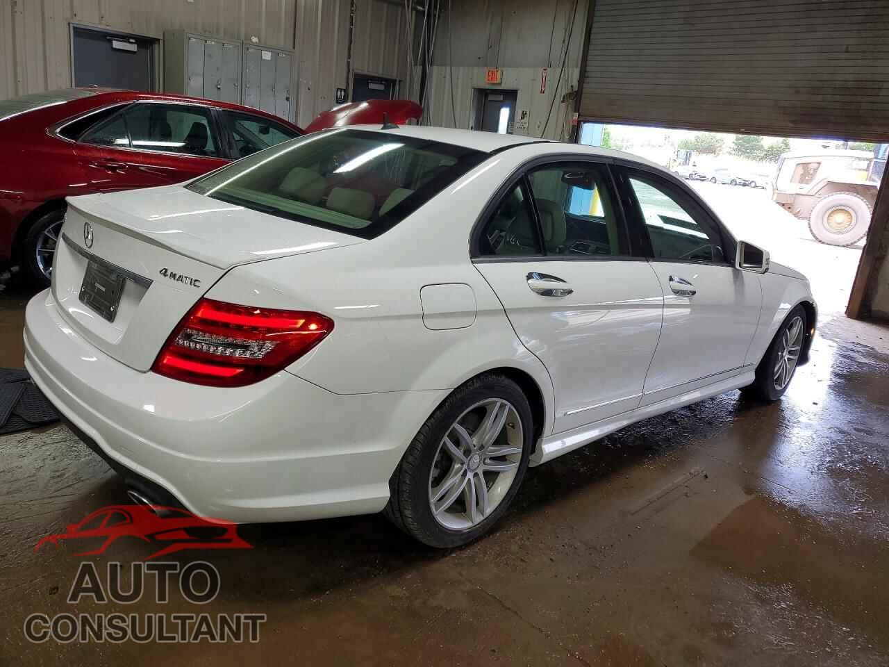 MERCEDES-BENZ C-CLASS 2013 - WDDGF8AB7DG075888