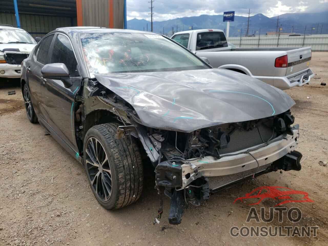TOYOTA CAMRY 2018 - 4T1B11HK2JU032228