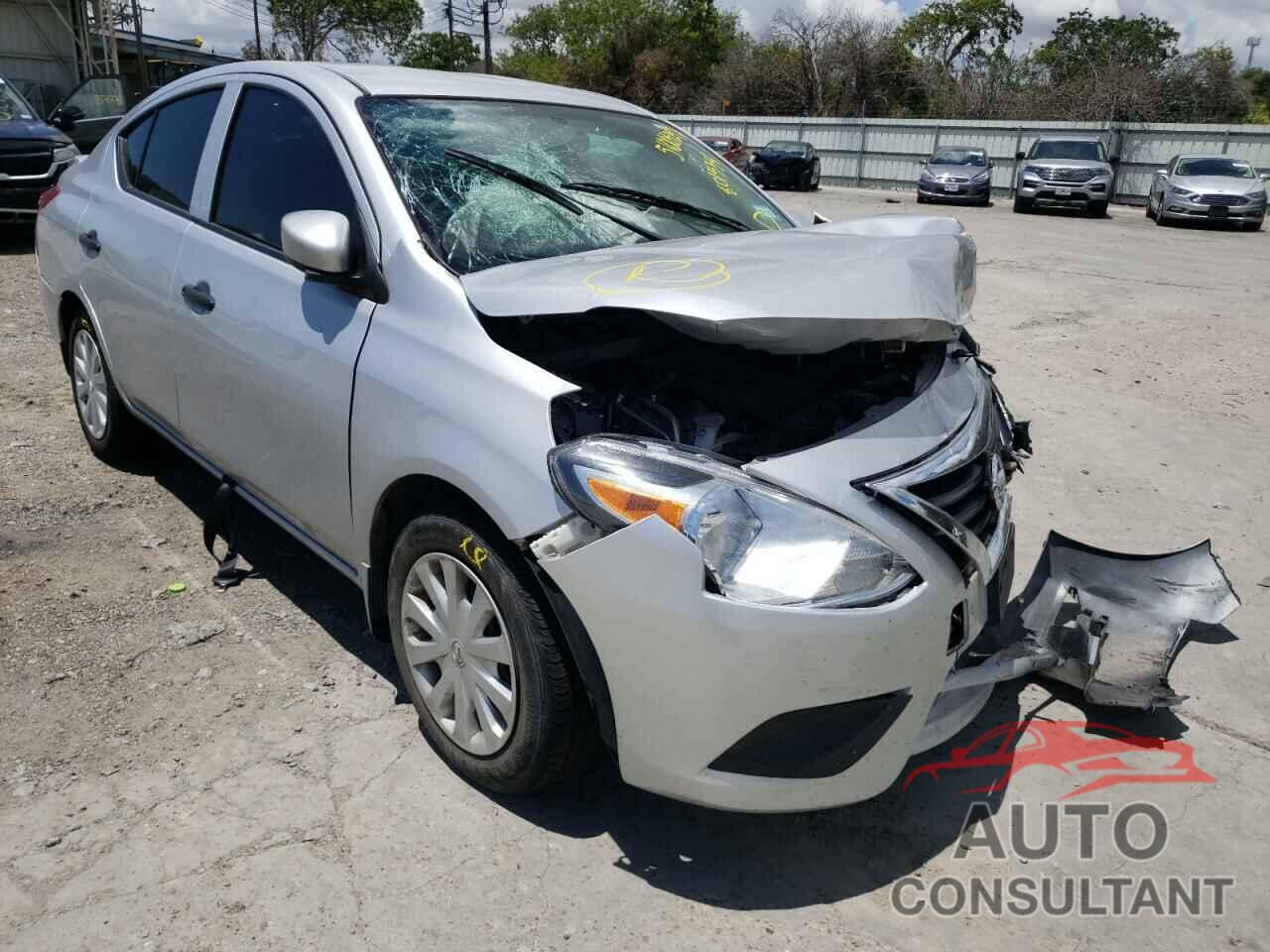 NISSAN VERSA 2018 - 3N1CN7AP5JL801534