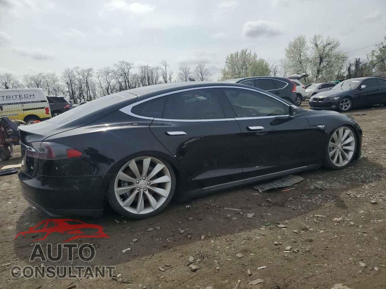 TESLA MODEL S 2013 - 5YJSA1CN8DFP22679