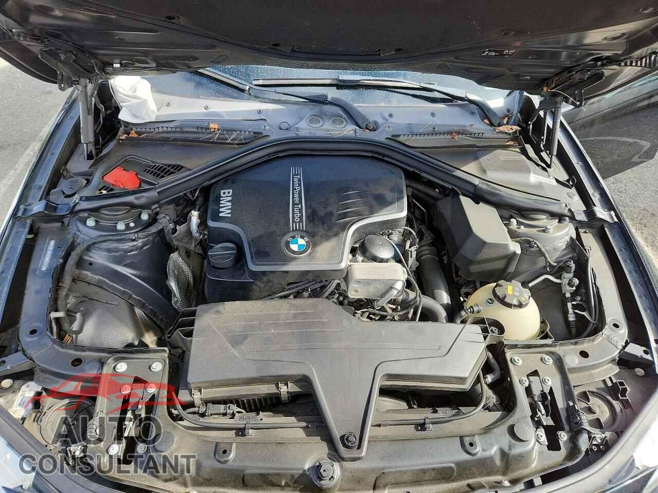 BMW 3 SERIES 2016 - WBA8E3G52GNU02443
