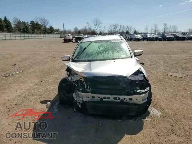 FORD FOCUS 2017 - 1FADP3F28HL243076