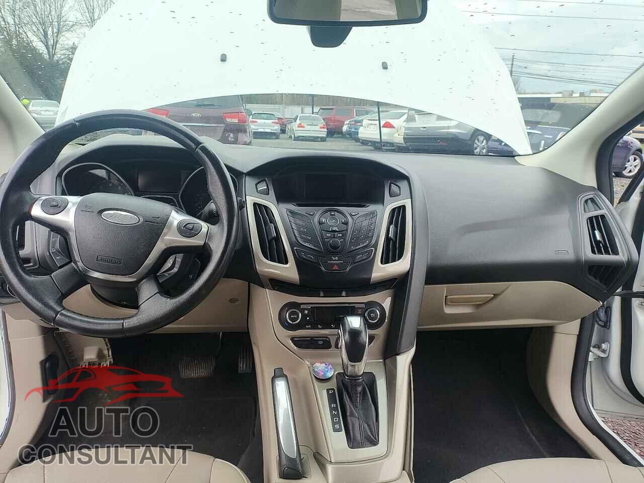 FORD FOCUS 2012 - 1FAHP3M28CL291173