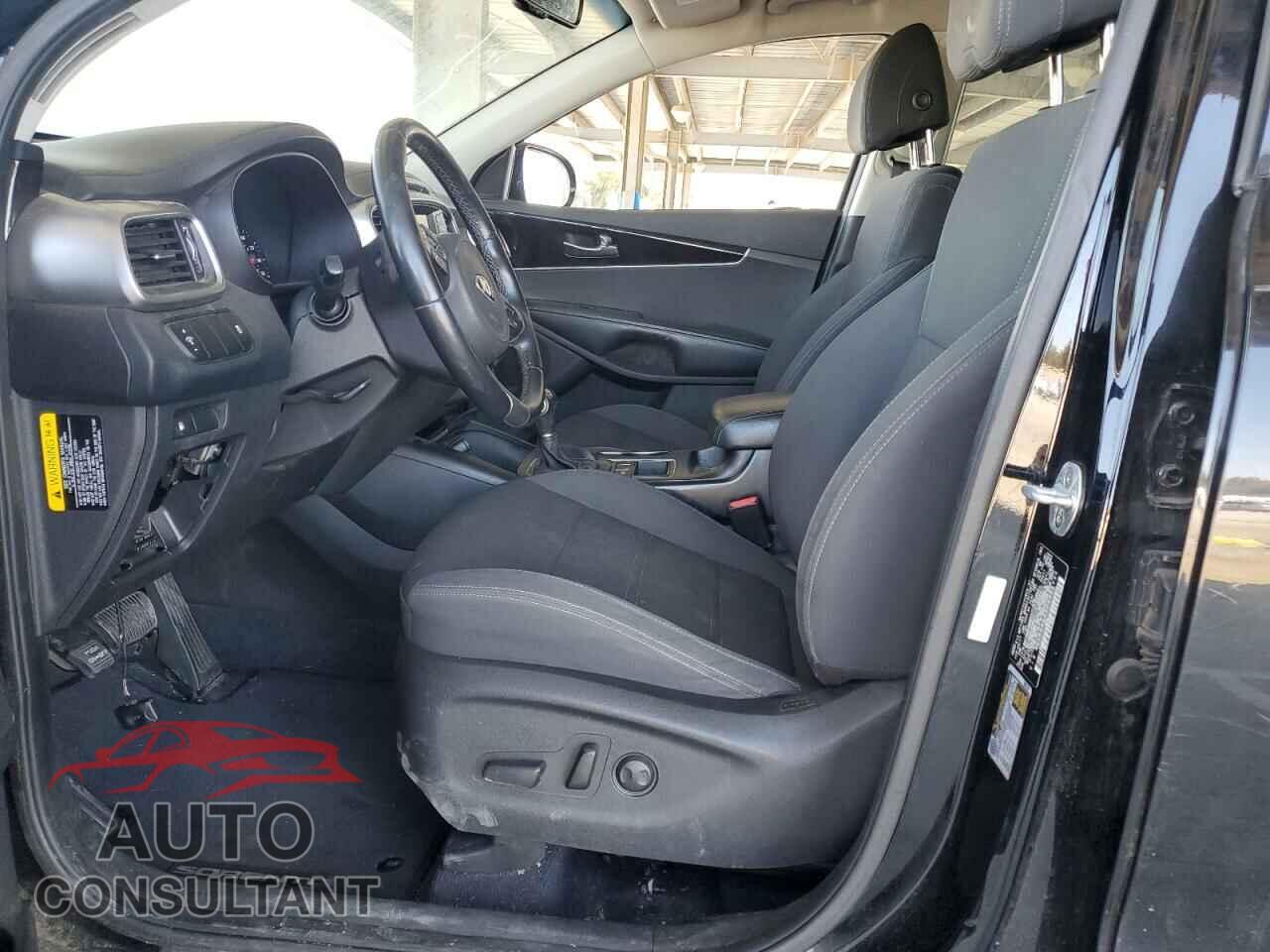 KIA SORENTO 2017 - 5XYPG4A38HG324006
