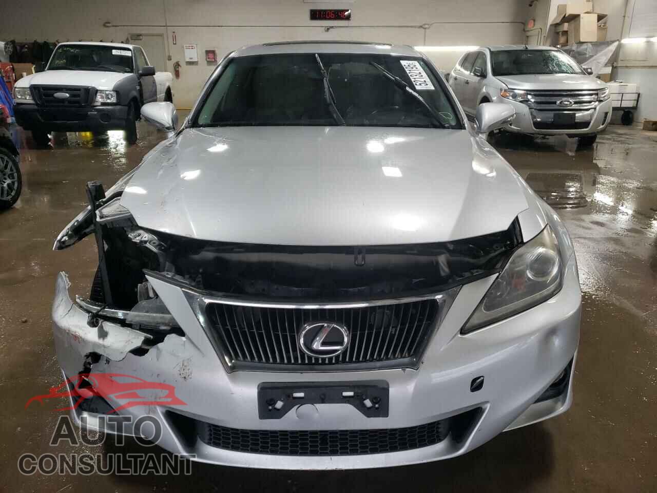 LEXUS IS 2013 - JTHCF5C25D5063740