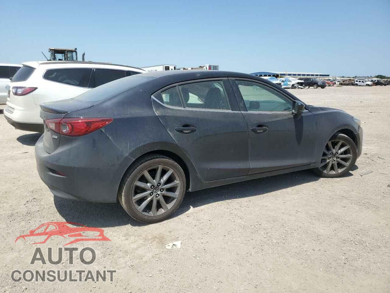MAZDA 3 2018 - 3MZBN1V38JM209288
