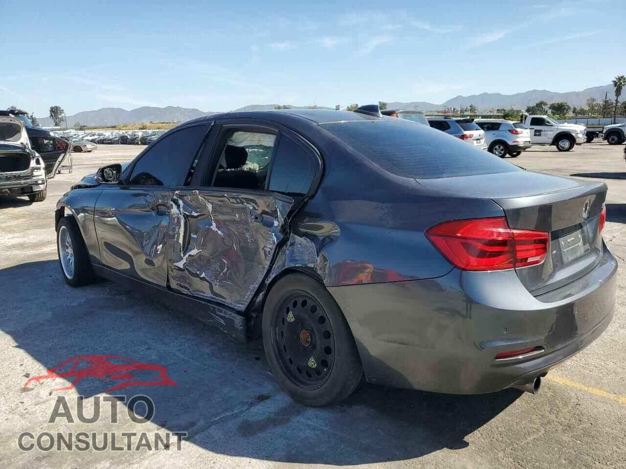 BMW 3 SERIES 2016 - WBA8E1G53GNU11785