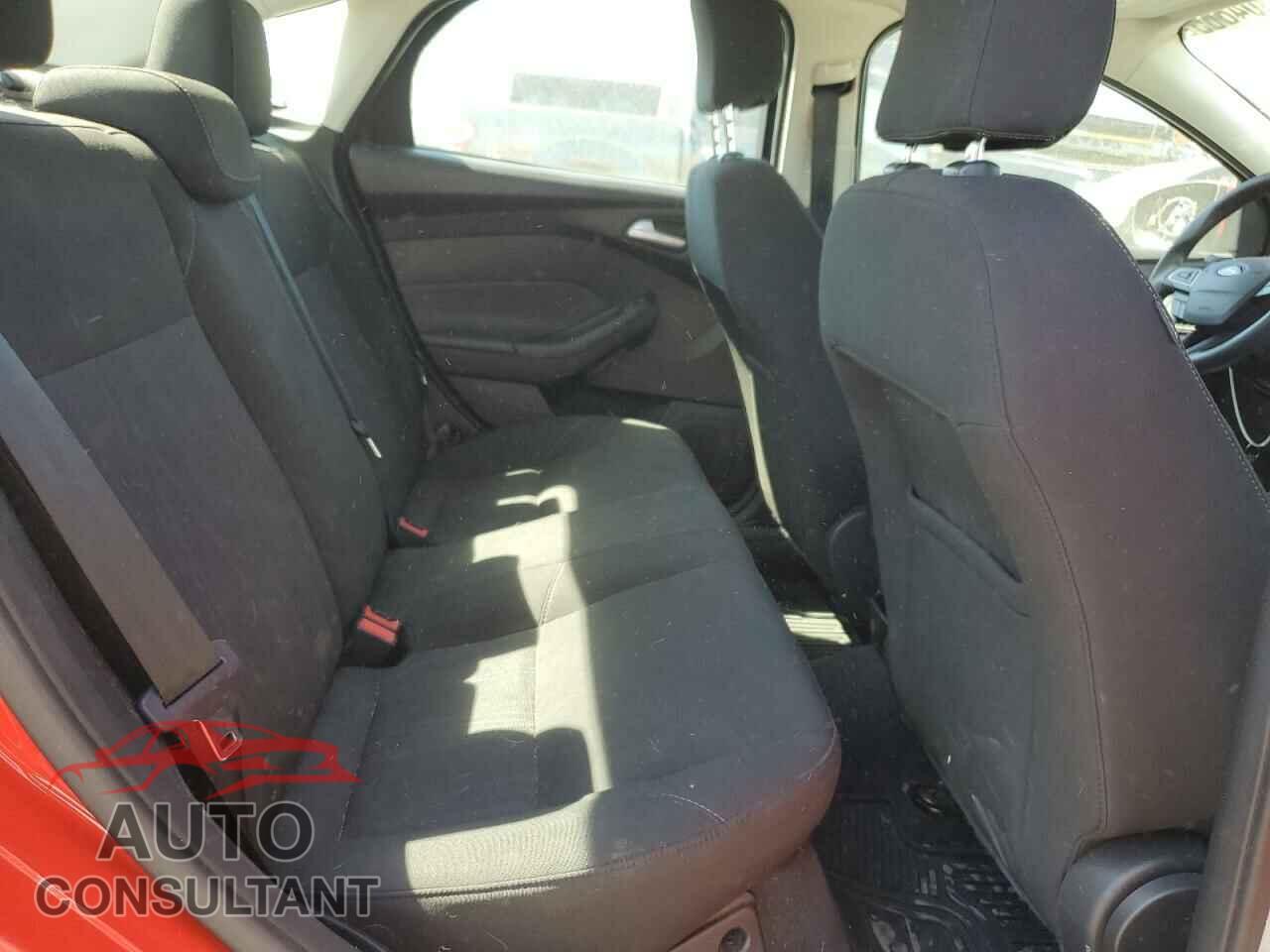 FORD FOCUS 2015 - 1FADP3F28FL222144