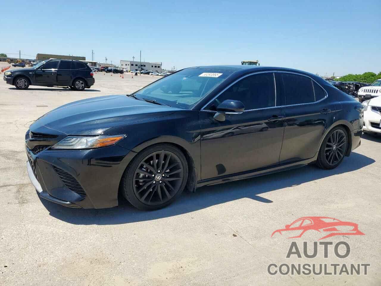 TOYOTA CAMRY 2018 - 4T1B61HK8JU105068