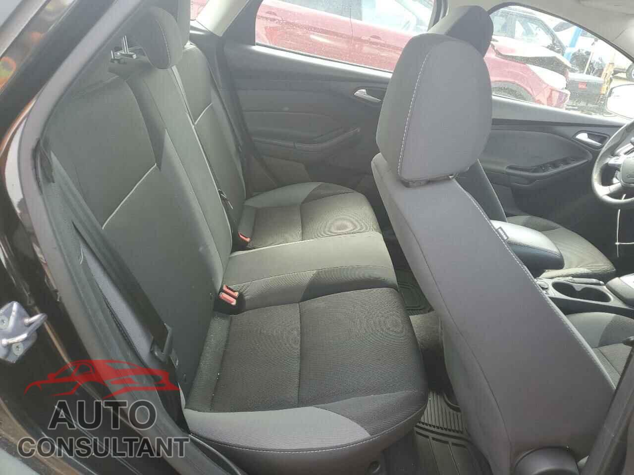 FORD FOCUS 2012 - 1FAHP3K22CL457335