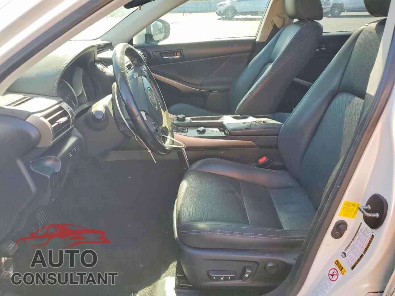 LEXUS IS 2016 - JTHBA1D28G5008012