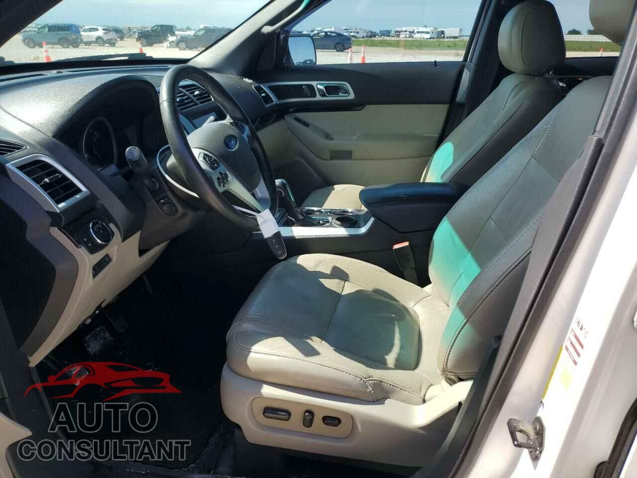 FORD EXPLORER 2015 - 1FM5K7F82FGA87126