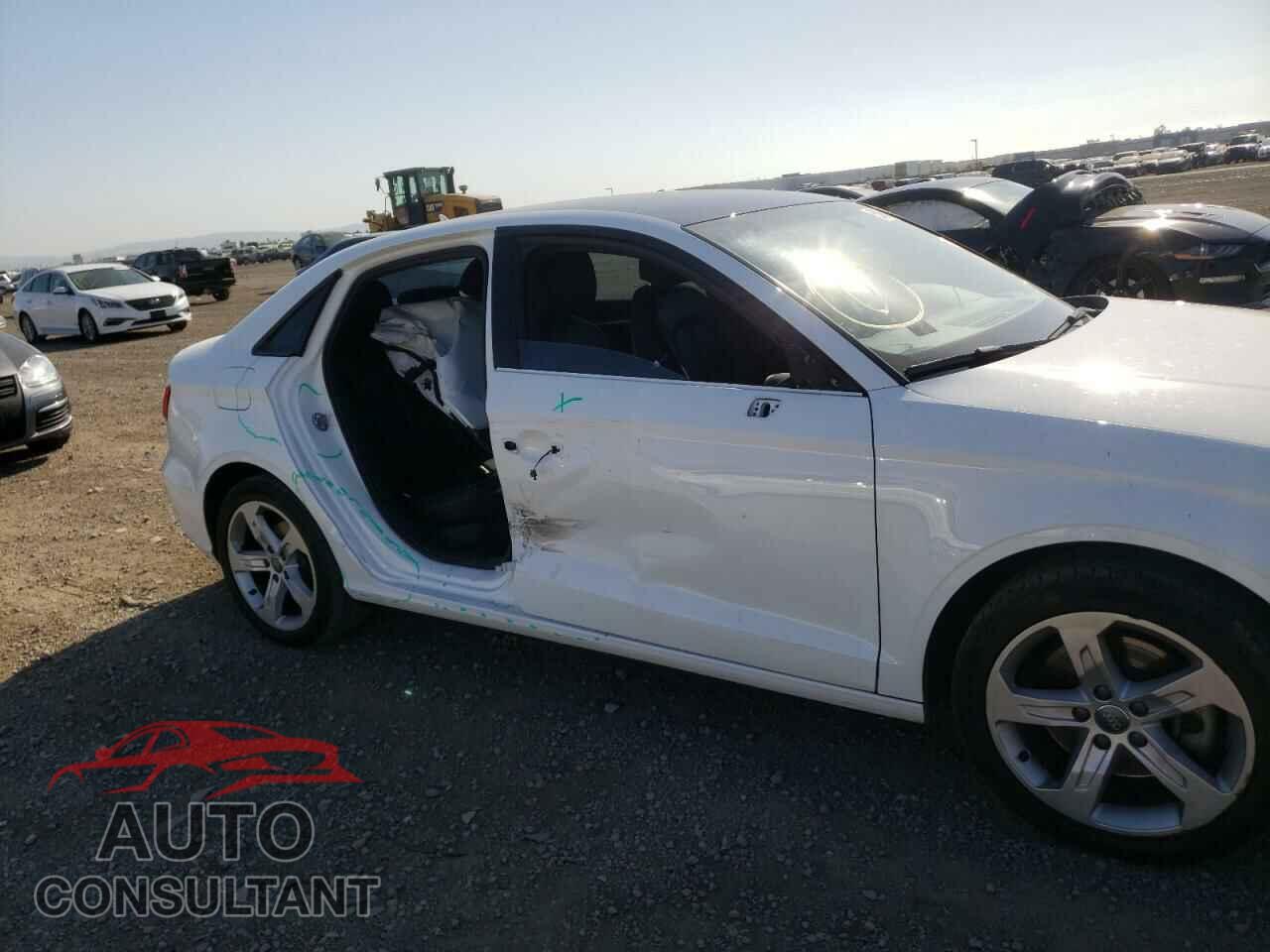 AUDI A3 2017 - WAUAUGFF2H1045330