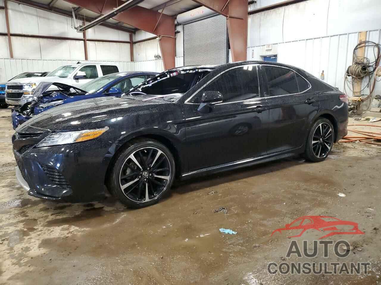 TOYOTA CAMRY 2018 - 4T1B61HK1JU055999