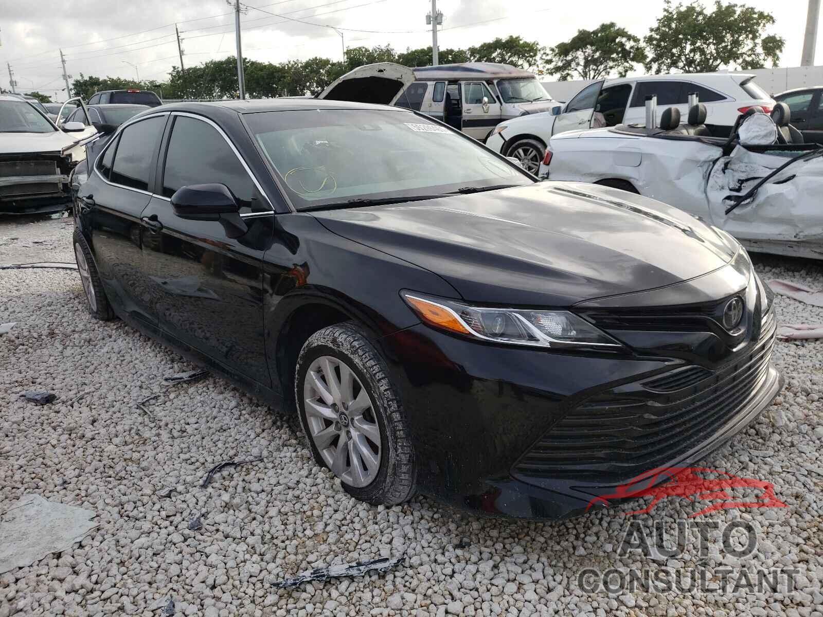 TOYOTA CAMRY 2018 - 4T1B11HK1JU111826