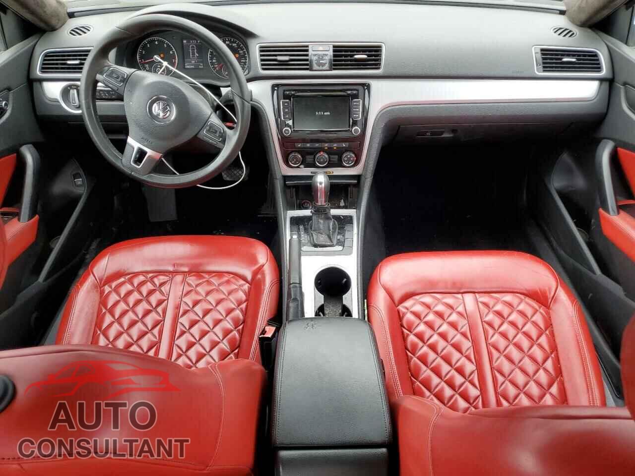 VOLKSWAGEN PASSAT 2013 - 1VWBP7A34DC006830