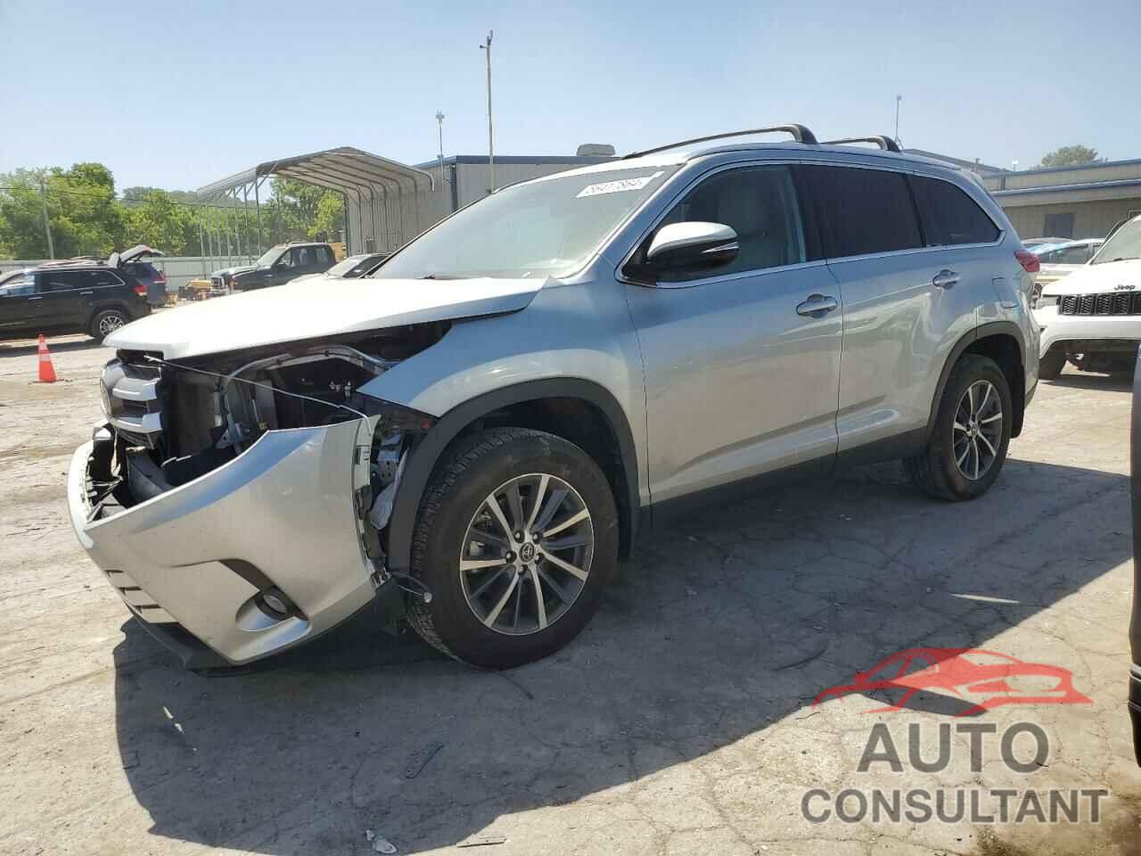 TOYOTA HIGHLANDER 2019 - 5TDJZRFH3KS576581