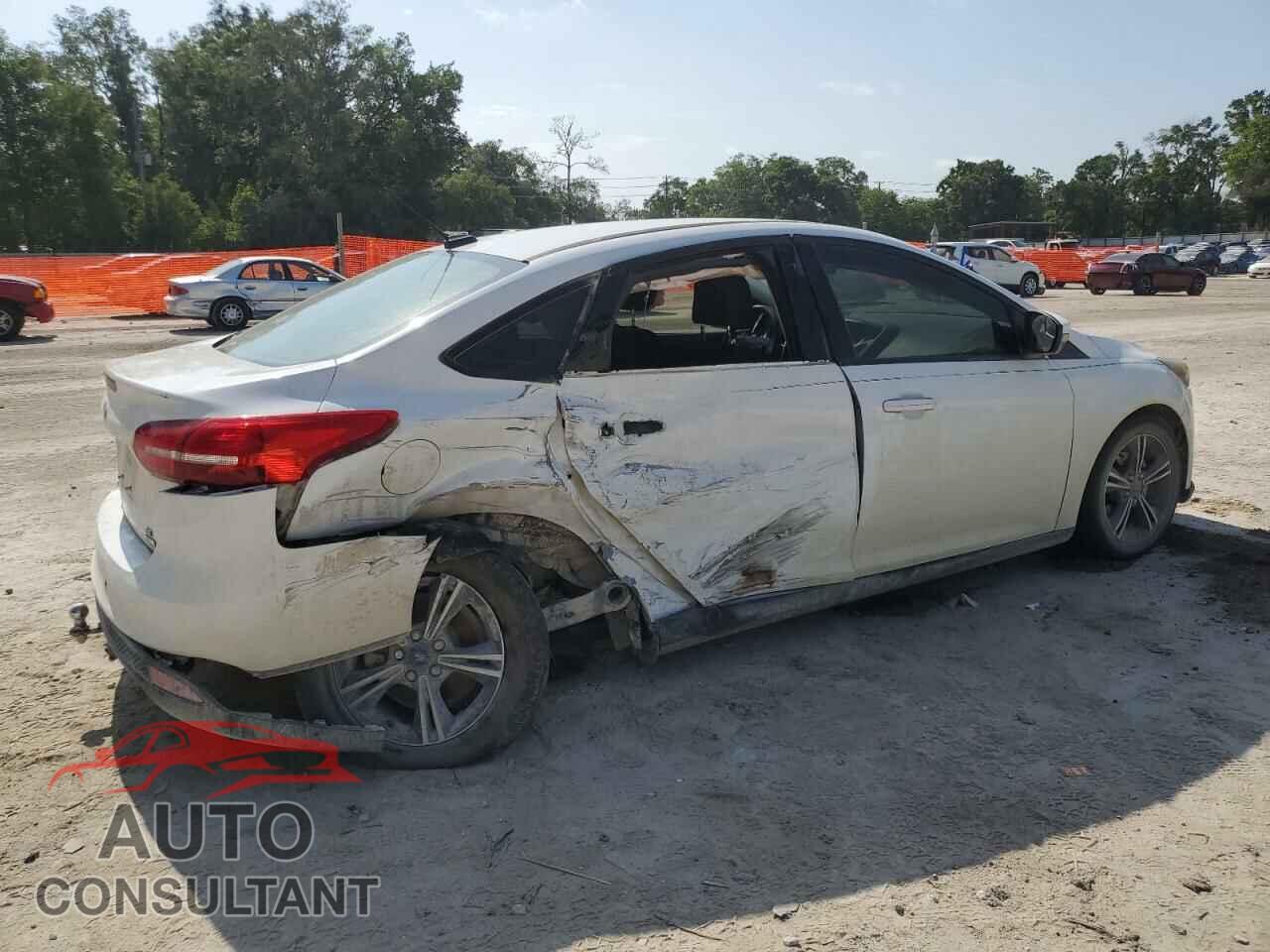 FORD FOCUS 2017 - 1FADP3FE5HL275204