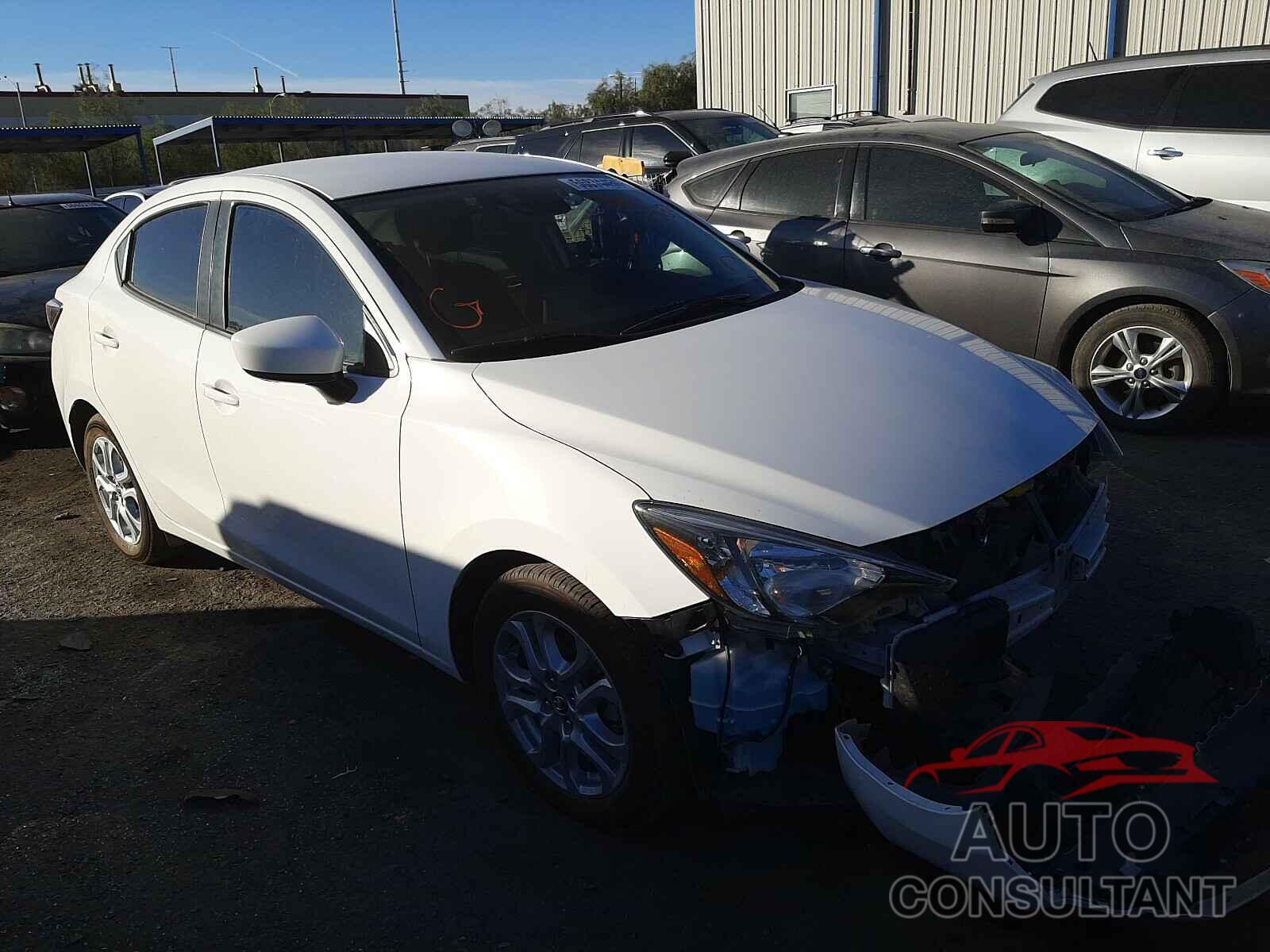 TOYOTA YARIS 2018 - 3MYDLBYV9JY310919