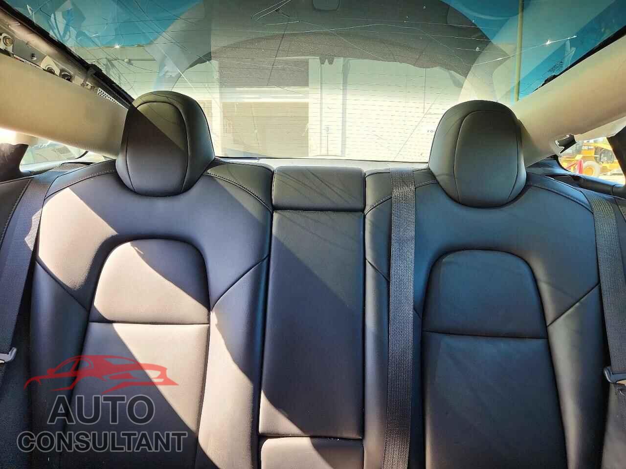 TESLA MODEL 3 2022 - 5YJ3E1EB6NF129352
